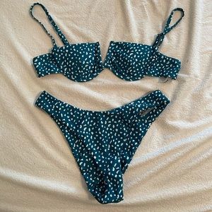 NWOT Teal Printed Bikini